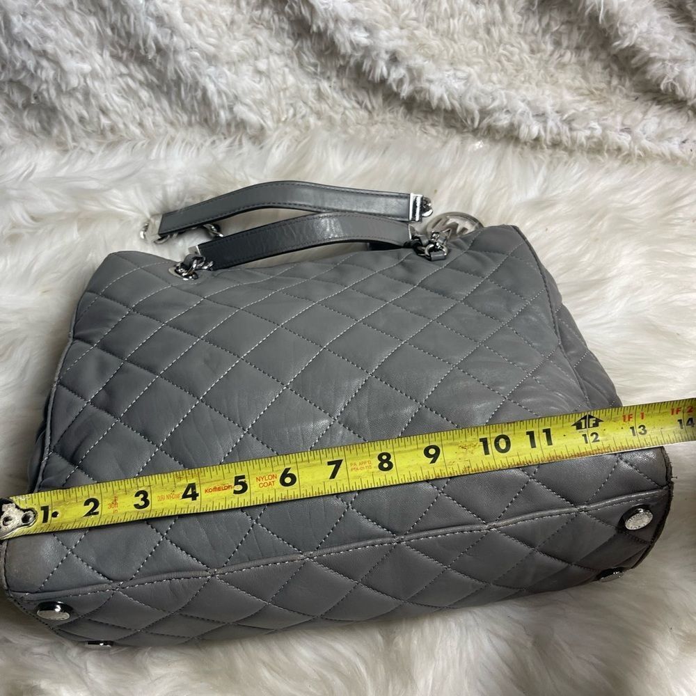 Michael Kors soft leather gray quilted shoulder bag silver tone chain straps. - Picture 8 of 16